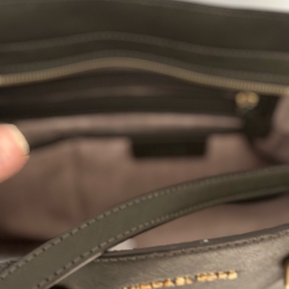 Michael Kors handbag - Picture 6 of 10